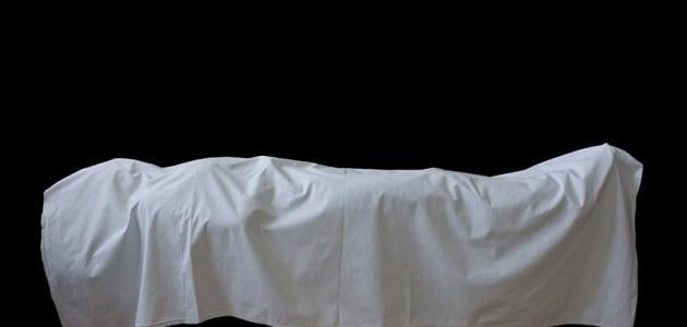 ما تفسير رؤية التحدث عن الميت في المنام لابن سيرين؟