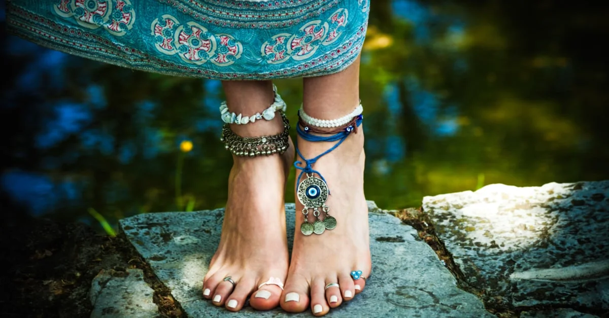 ما تأويل رؤية نزع الخلخال في المنام للعزباء لابن سيرين؟