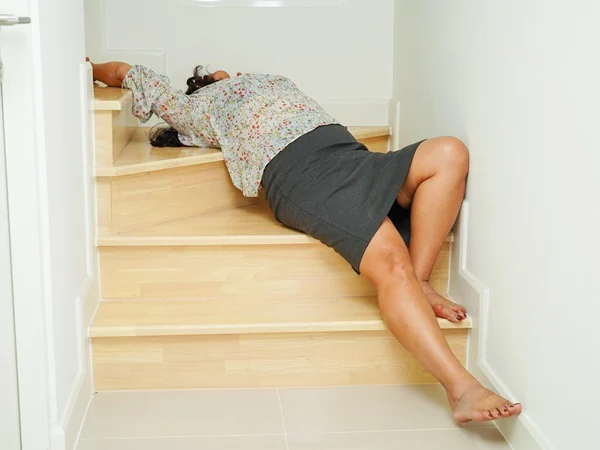 ما تفسير رؤية التعثر والسقوط في المنام لابن سيرين؟