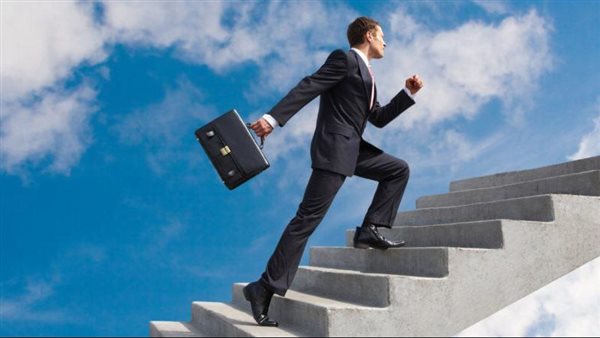 ما تفسير رؤية الترقية في العمل في المنام للعزباء لابن سيرين؟