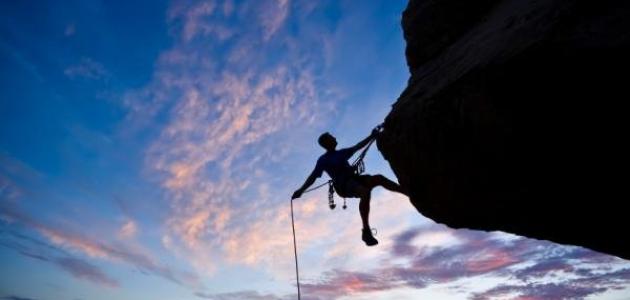 ما تأويلات ابن سيرين لرؤية التسلق والنزول في المنام؟