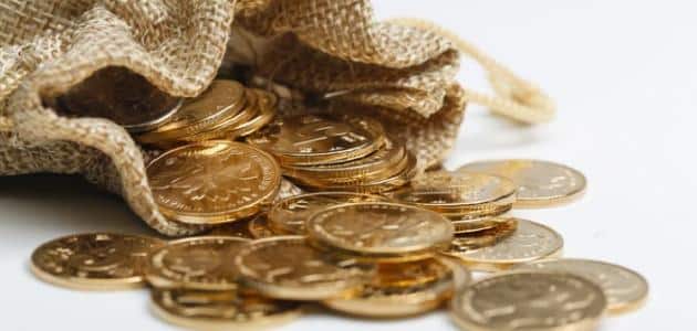 ما تفسير رؤية الحصول على المال في المنام للعزباء لابن سيرين؟