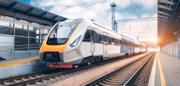 ما تأويلات ابن سيرين عن رؤية السفر في القطار في المنام للعزباء؟