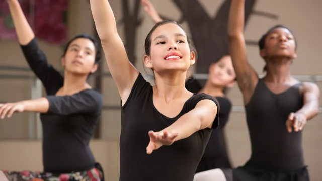 ما تفسير رؤية الرقص في المنام مع الميت لابن سيرين؟