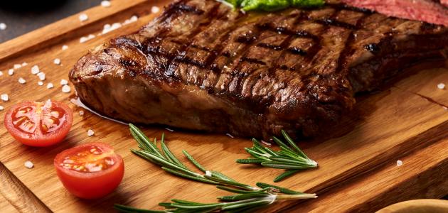 ما تفسير من يرى في المنام انه ياكل اللحم؟