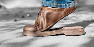 ما تفسير رؤية الجزمه المقطوعه في المنام لابن سيرين؟