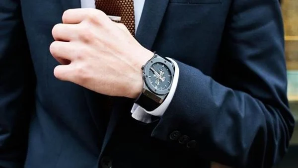 ما تفسير الحلم بساعه ثمينه لابن سيرين؟