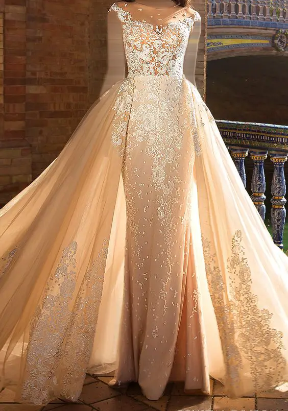 ما تأويلات ابن سيرين لرؤية الثوب الجميل في المنام للمتزوجة؟