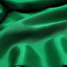 ما تأويل رؤية الحرير الأخضر في المنام للعزباء؟