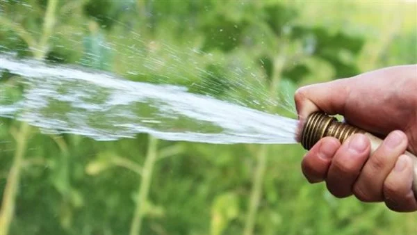 ما تأويل الحلم برش الماء لابن سيرين؟