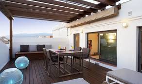 ما تفسير رؤية الجلوس على سطح المنزل في المنام؟