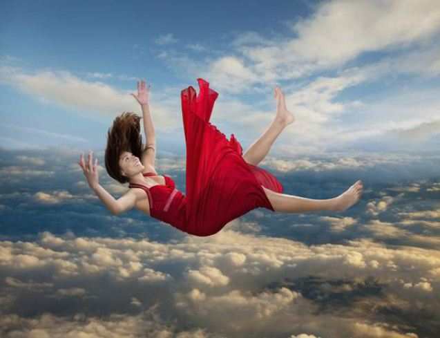 ما تأويلات ابن سيرين لرؤية السقوط في المنام للحامل؟