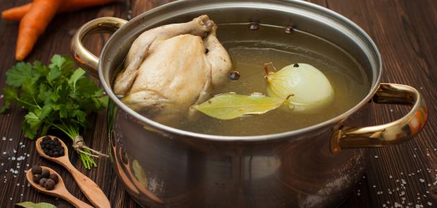 ما تأويلات ابن سيرين لرؤية الدجاج الغير مطبوخ في المنام؟