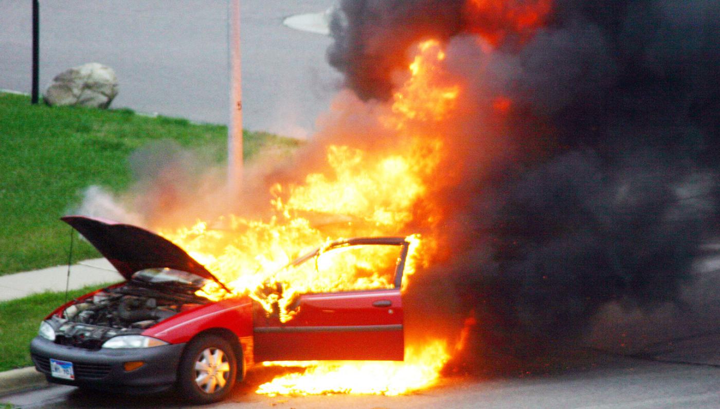 ما تأويل الحلم بسيارة تحترق في المنام لابن سيرين؟