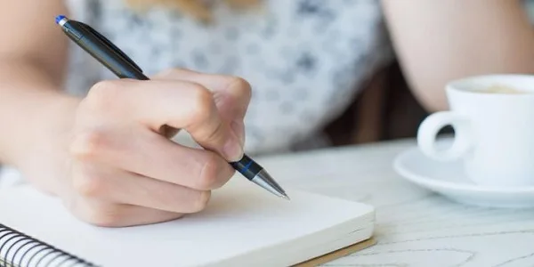 ما تأويلات ابن سيرين لرؤية الكراس في المنام؟