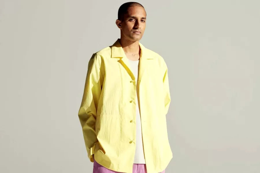 ما تأويلات ابن سيرين لرؤية القميص الملون في المنام؟