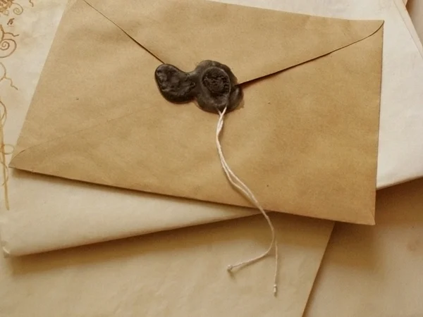 ما هو أهم تأويل عن رؤية الظرف المغلق في المنام لابن سيرين؟