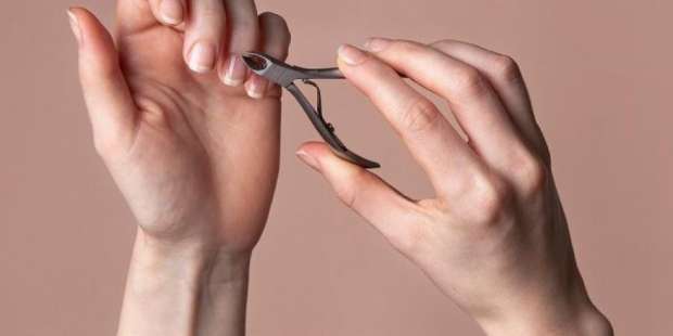 اعرف أكثر عن تفسير حلم قص الاظافر للعزباء لابن سيرين