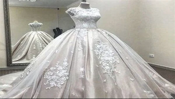 تعرف على تفسير رؤية الفستان الفضي في المنام لابن سيرين