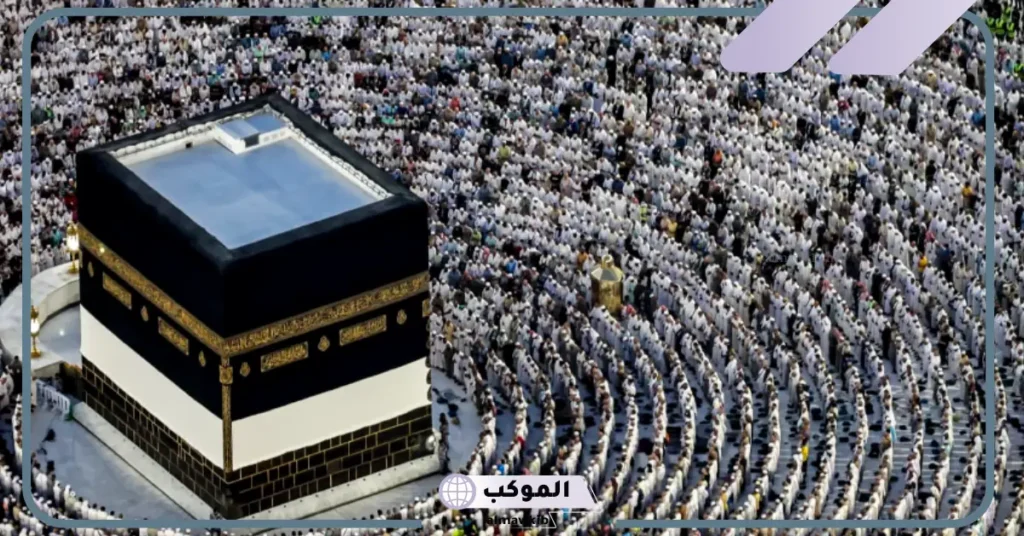 ما هو تفسير رؤية الصلاة في الحرم المكي للعزباء لابن سيرين