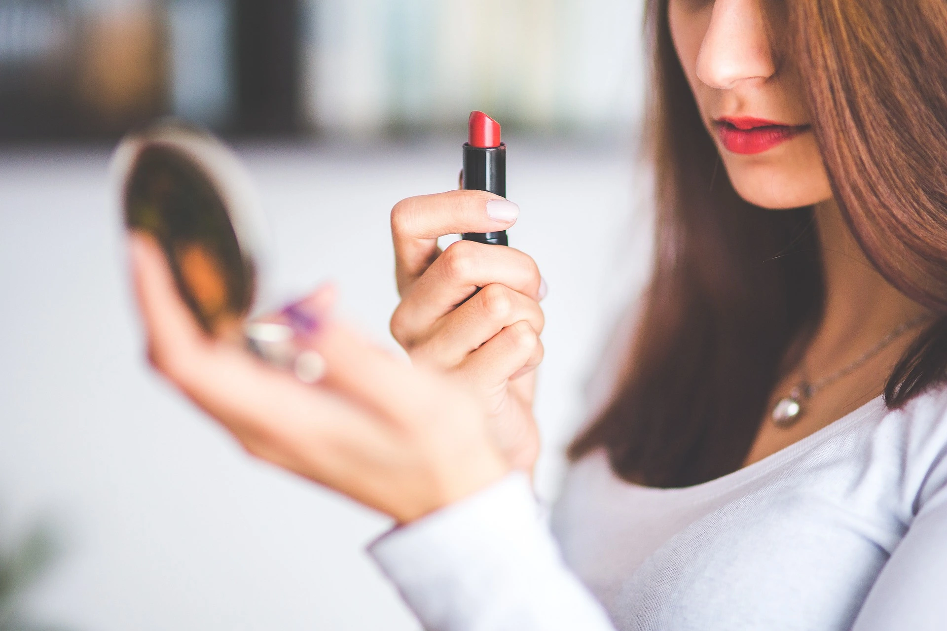 تفسير حلم المكياج للمطلقه في المنام لابن سيرين
